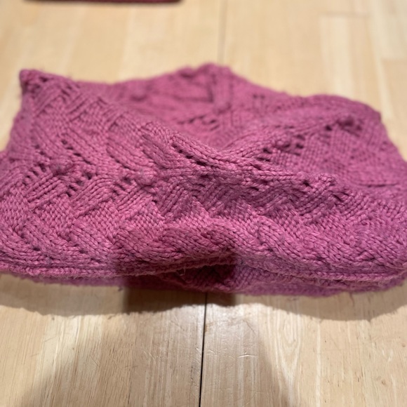 Pink Circle Scarf - Picture 3 of 3